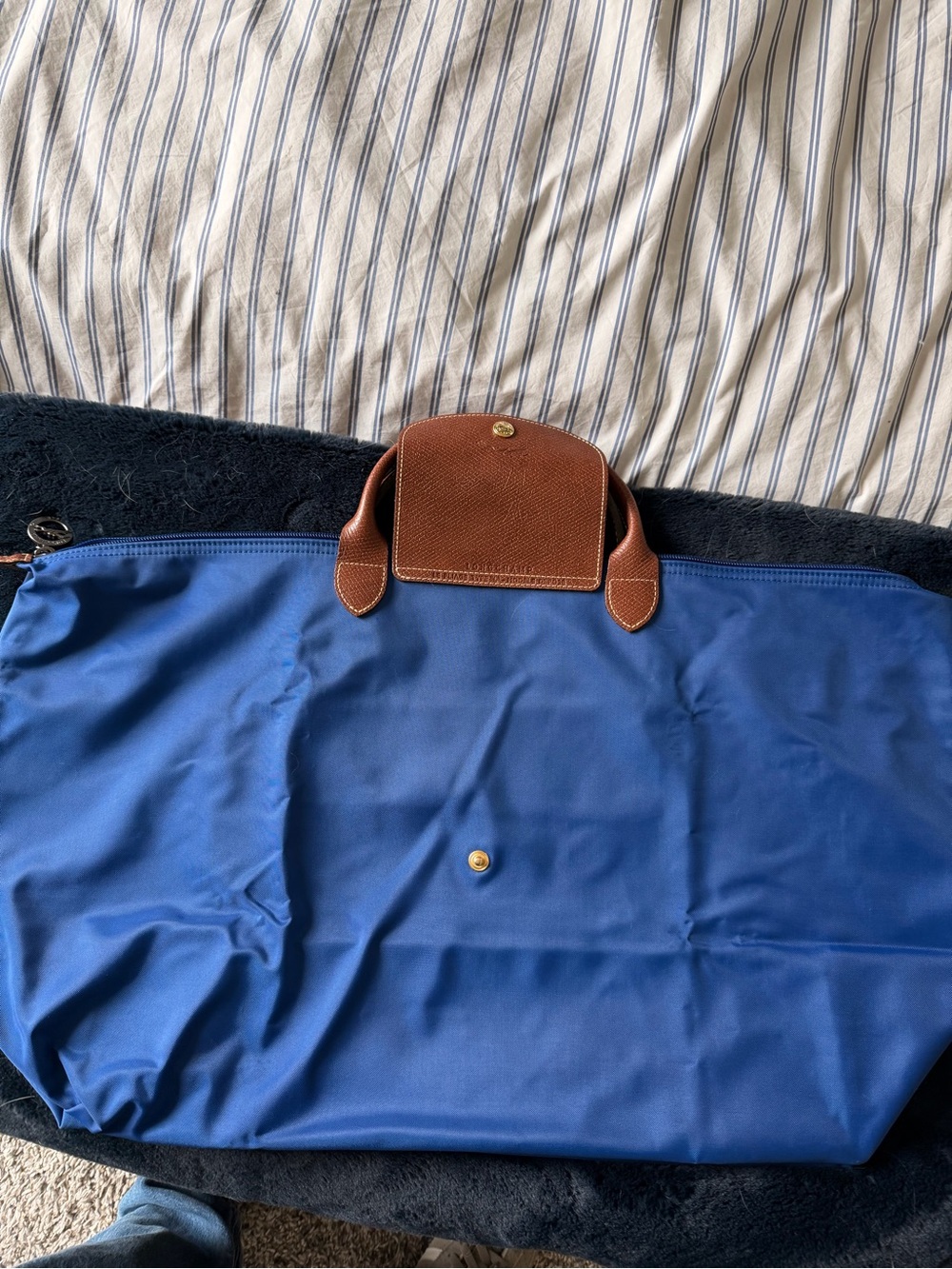 Longchamp foldable duffel in brand new condition. Royal blue. - Picture 4 of 7